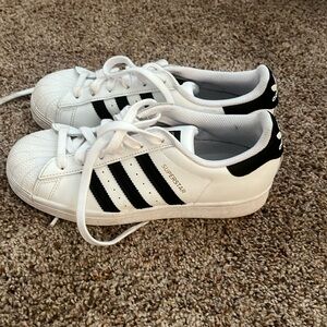 White adidas superstar sneakers, women's size 5.5